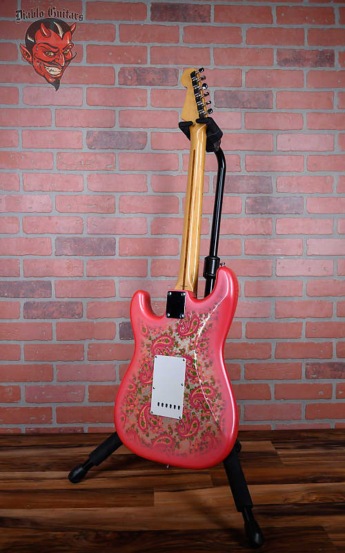 
                      
                        Fender MIJ Classic Series Stratocaster Pink Paisley 2003 w/Hardshell Case
                      
                    