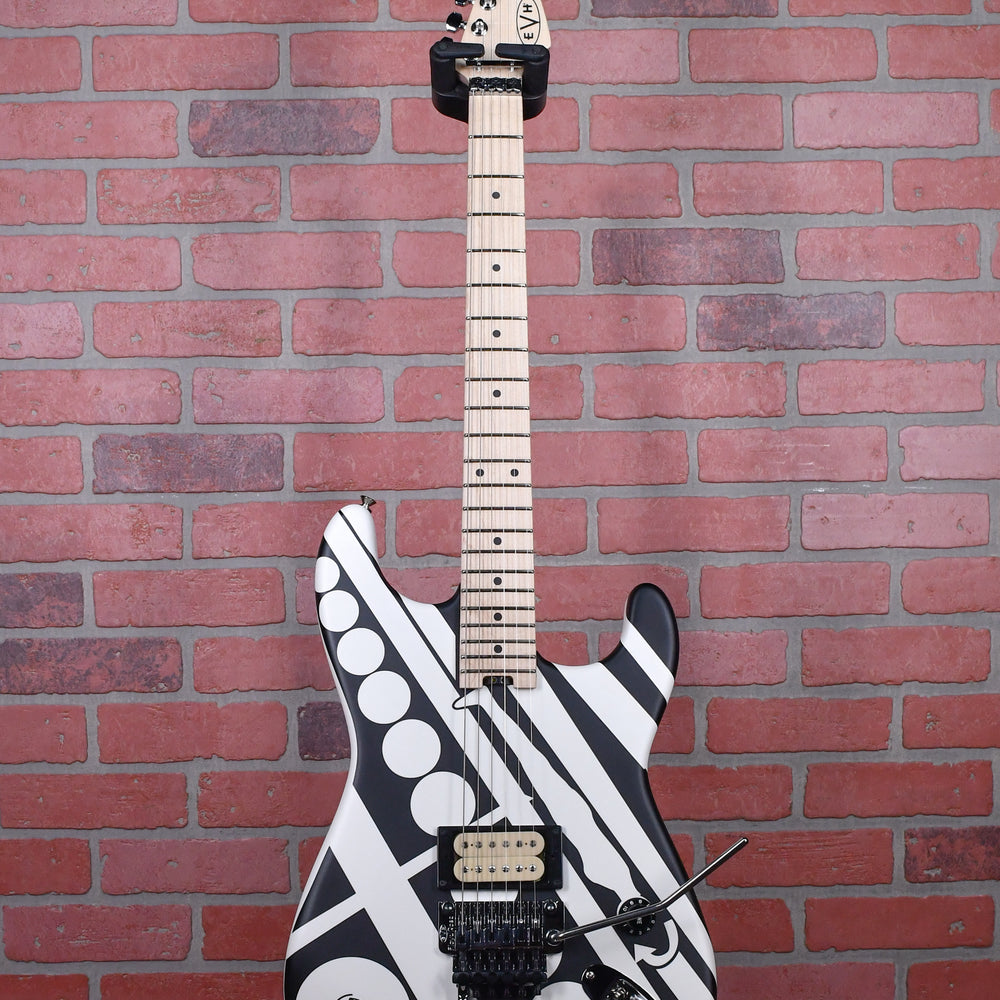 
                      
                        EVH Striped Series "Circles/See Ya" Satin Black/White 2024 w/EVH Gigbag
                      
                    