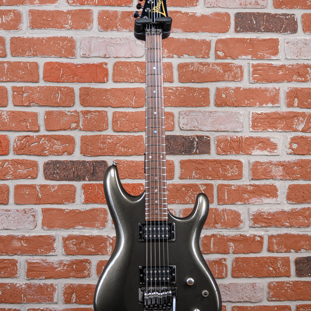 
                      
                        Ibanez JS1000-BP Joe Satriani Signature Black Pearl 2003 w/OHSC
                      
                    