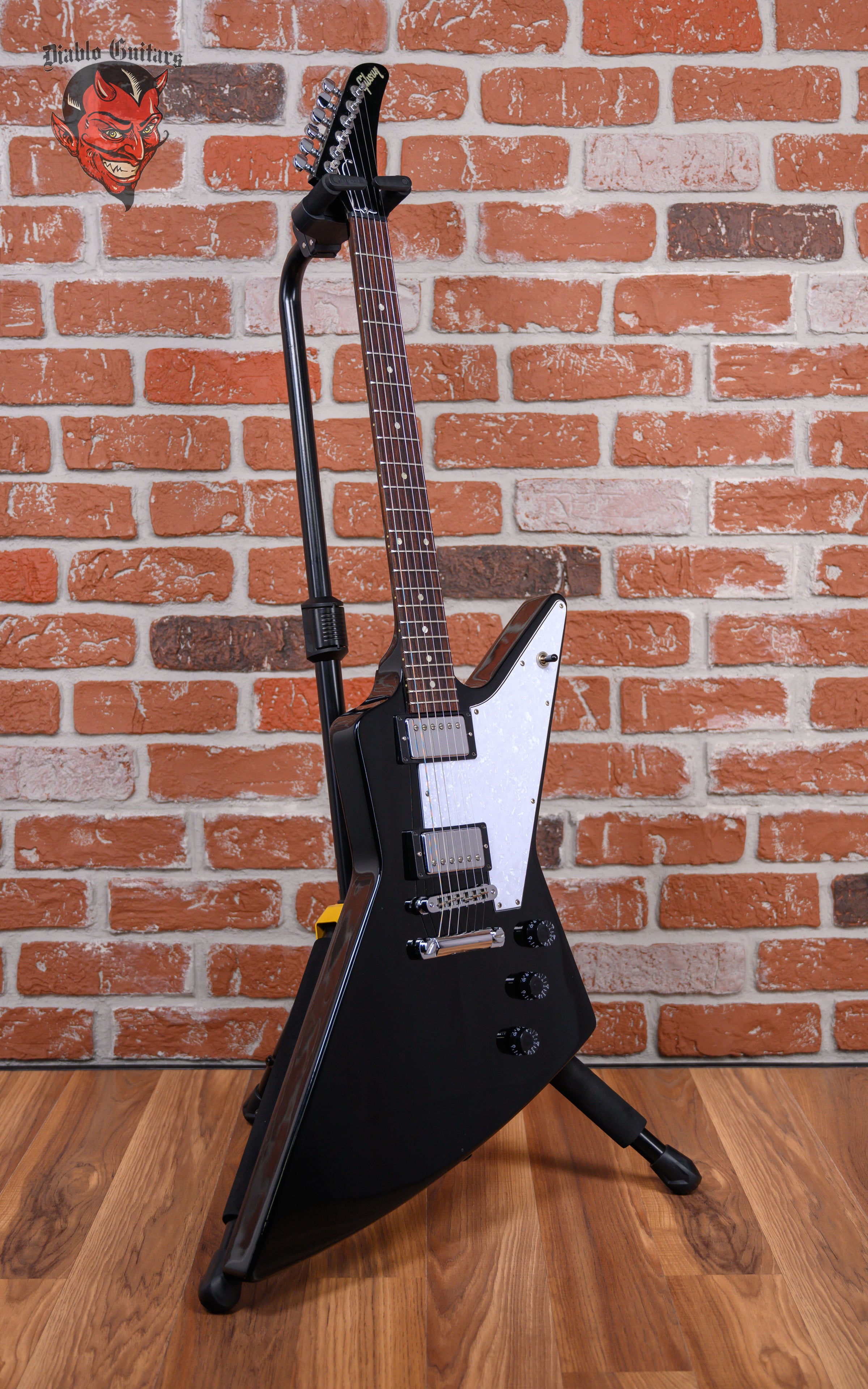 Gibson Explorer '76 Ebony 2008 w/OHSC – Diablo Guitars