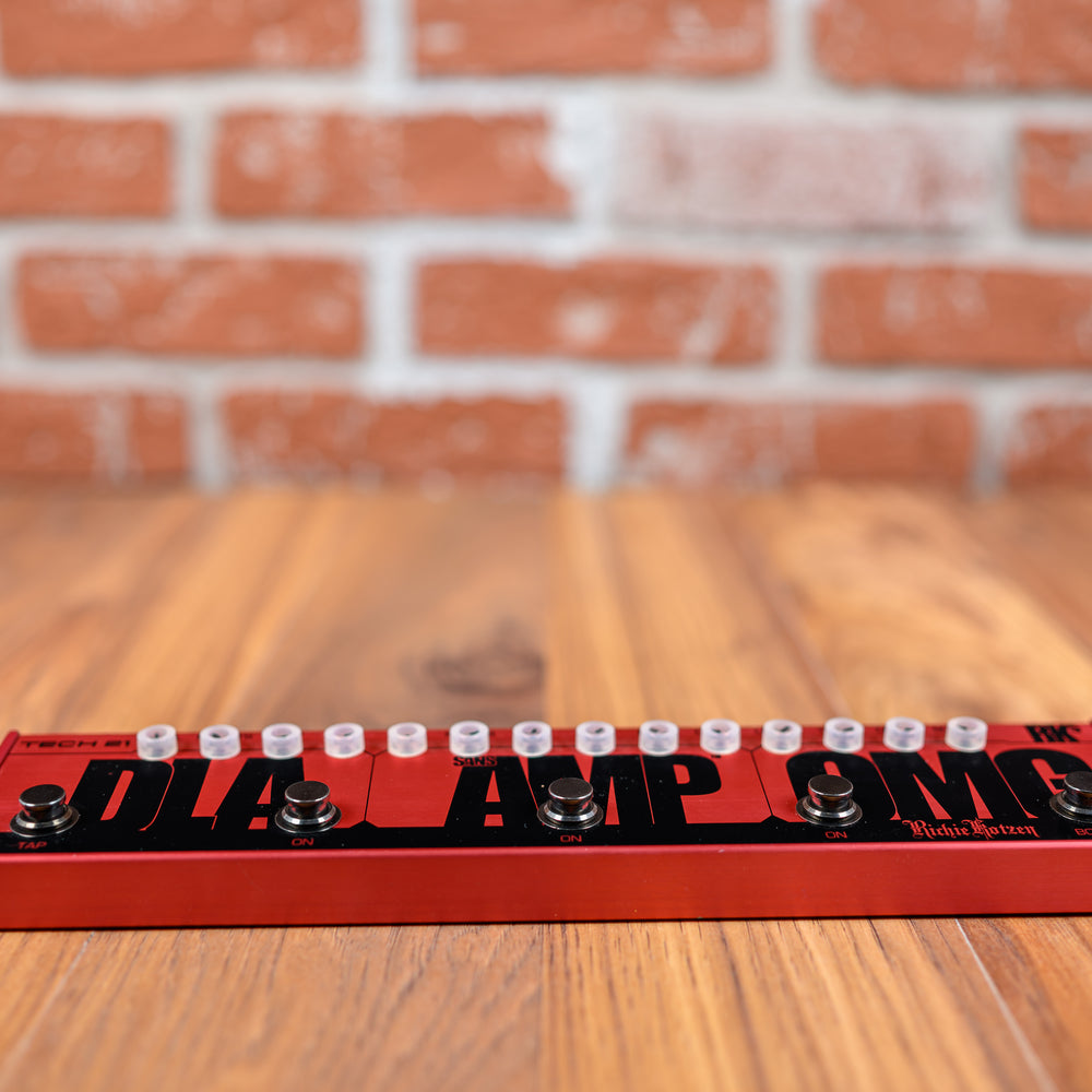
                      
                        Tech 21 Richie Kotzen Fly Rig RK5 v1 - Red
                      
                    