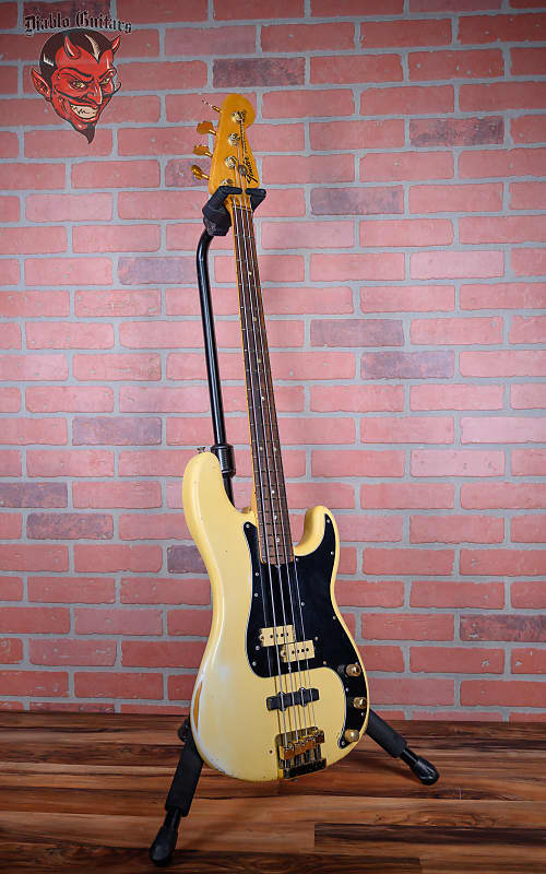 Fender P-Bass Olympic White 1973 w/Gigbag Owned By Adam Kasper