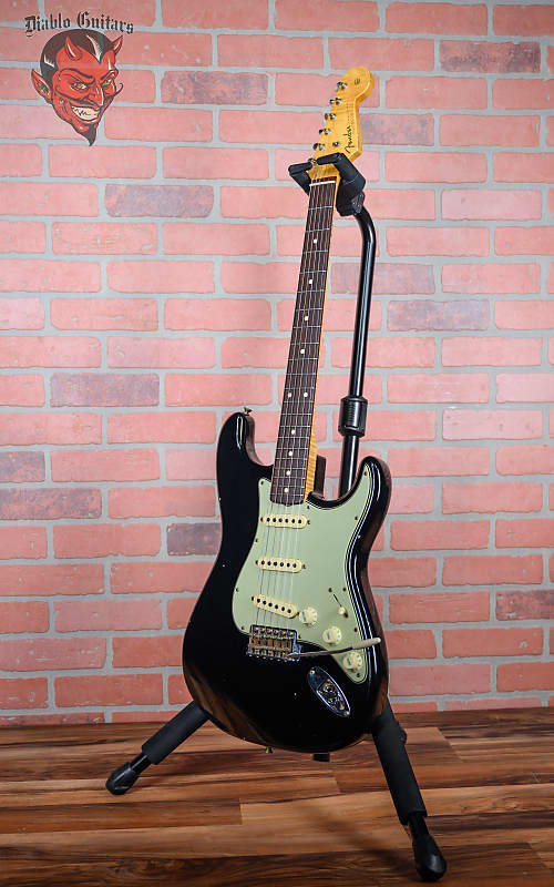 
                      
                        Fender Custom Shop Willcutt “True ‘62” 1962 Stratocaster Black Journeyman Relic 2022 w/OHSC
                      
                    