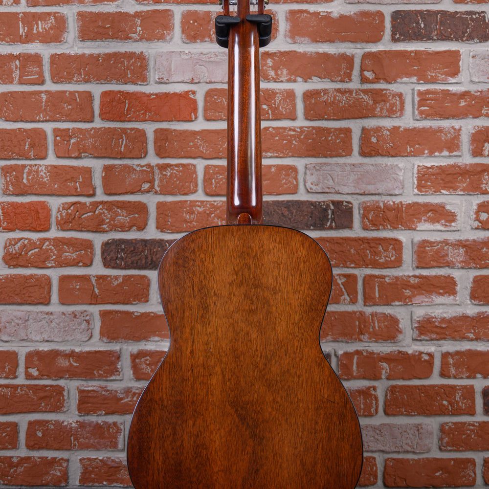 
                      
                        Favilla C6 Concerto Natural 1960s w/Hard Shell Case
                      
                    