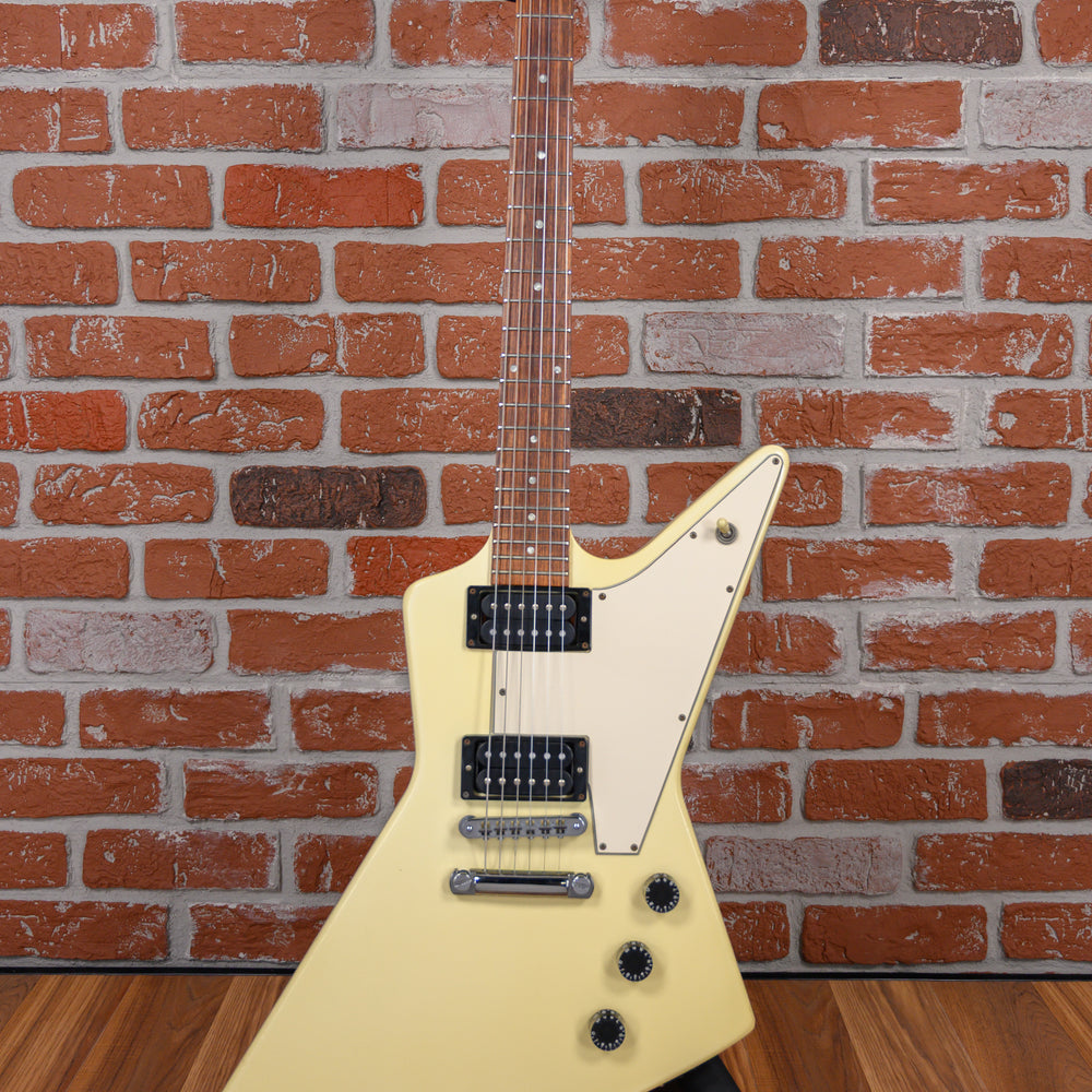 
                      
                        Gibson '76 Reissue Explorer Classic White 1990 w/OHSC
                      
                    
