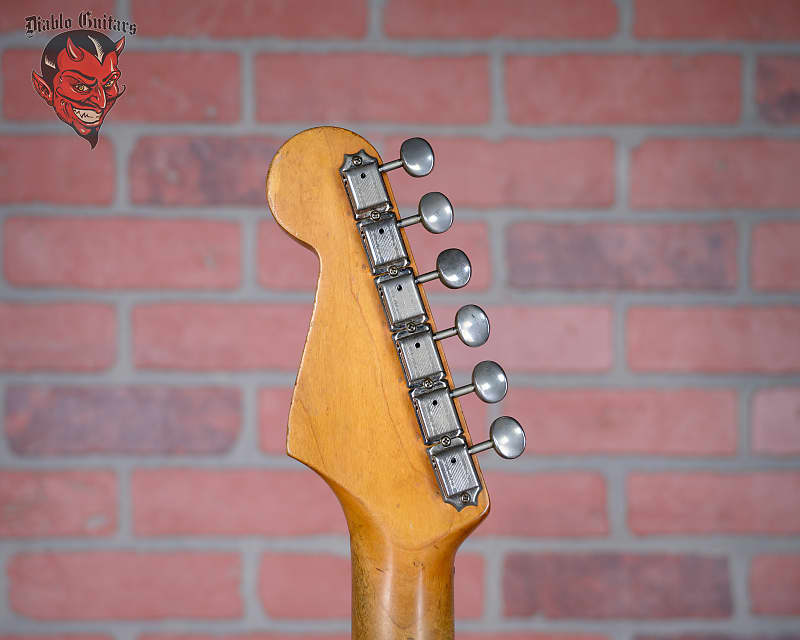 
                      
                        Fender Vintage L Series Stratocaster in Daphne Blue 1964 w/OHSC (Refin/Refret)
                      
                    