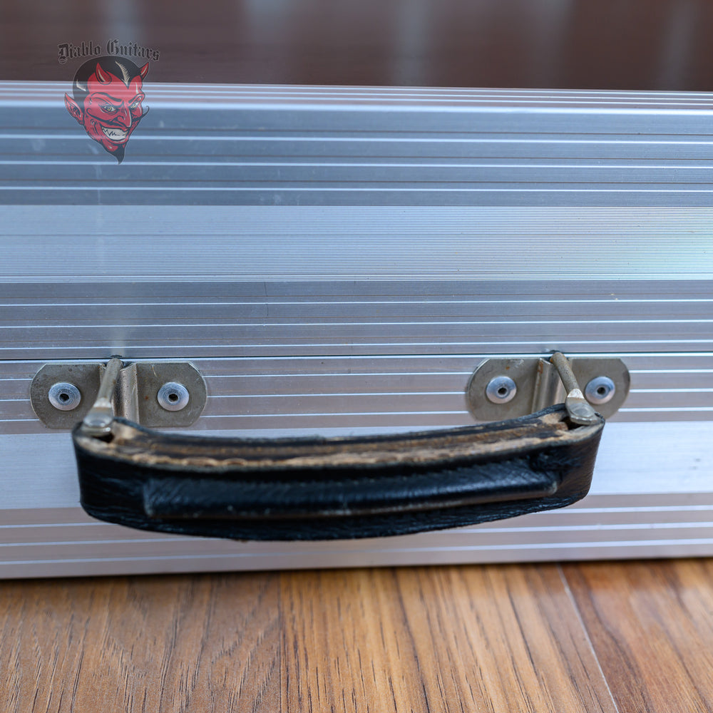 
                      
                        Fender Hendrix Monterey Flight Case 1997 - Black & Chrome With Blue Interior
                      
                    