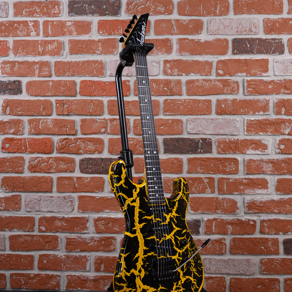 
                      
                        Jackson USA Custom Shop San Dimas Black & Yellow Crackle 1986 w/Hardshell Case
                      
                    