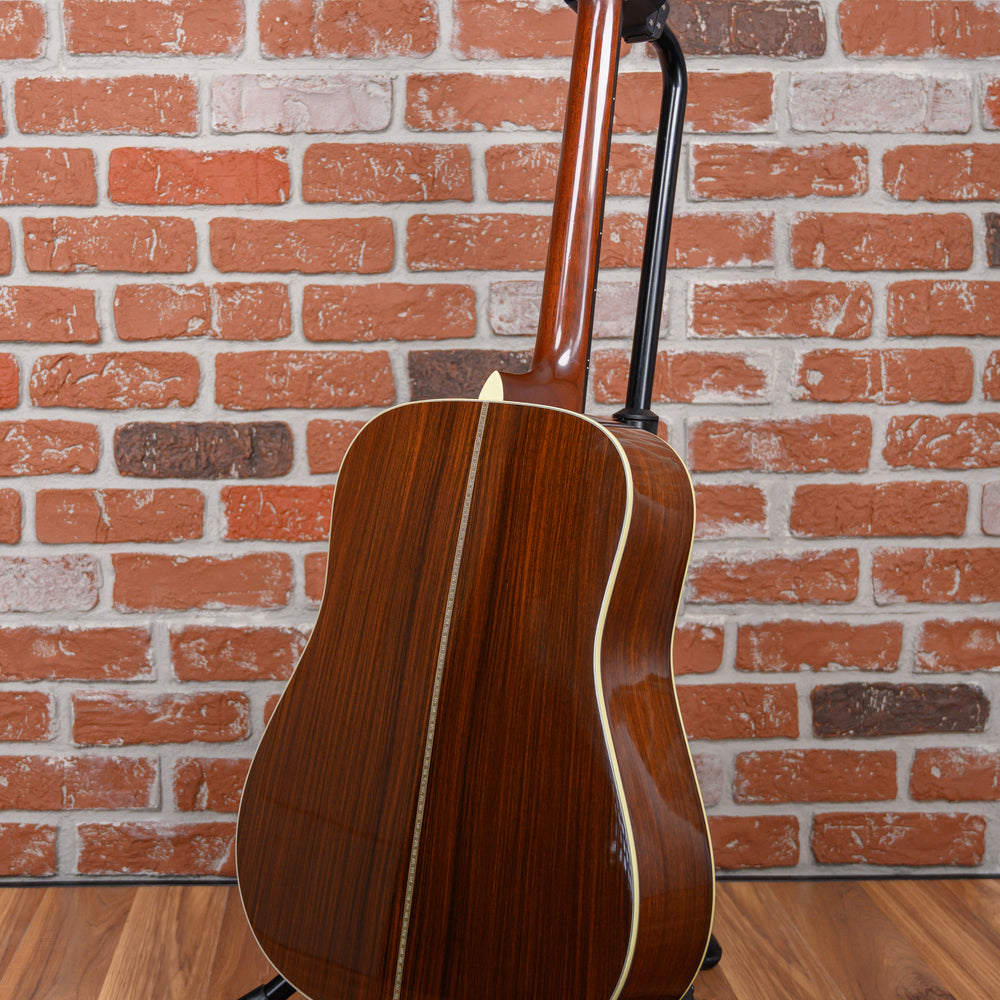 
                      
                        Martin HD-28V Spruce Top Natural Acoustic 2009 w/OHSC
                      
                    
