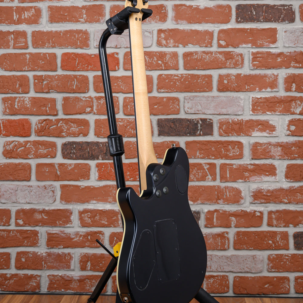 
                      
                        EVH Wolfgang USA with Ebony Fretboard Stealth 2012 w/OHSC
                      
                    