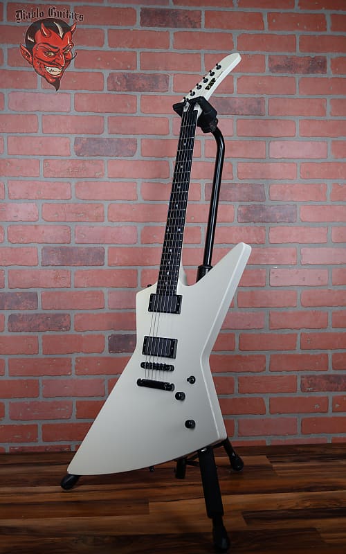 
                      
                        ESP MX-250 Custom Kiso Snow White 2014 w/Hardshell Case
                      
                    