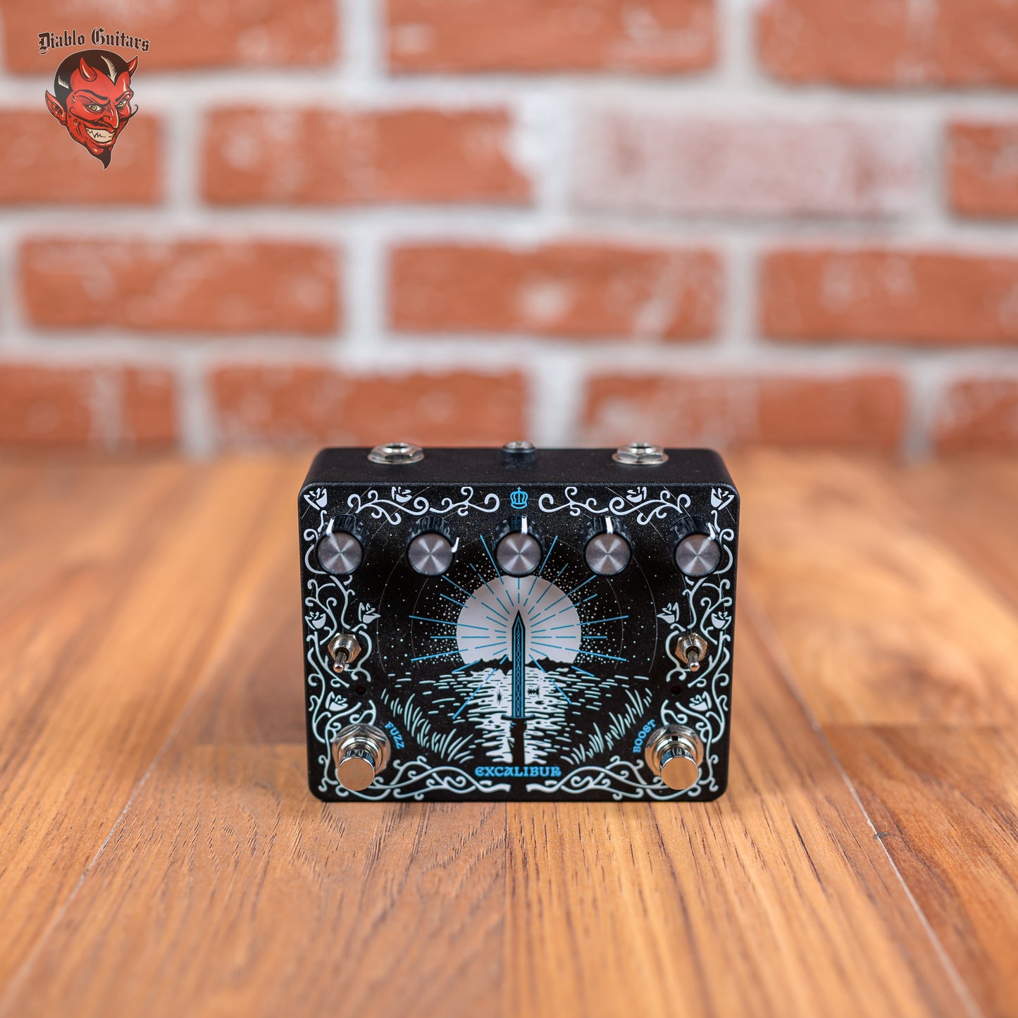 Spruce Effects x Soul City Sound Excalibur Fuzz - Black / White