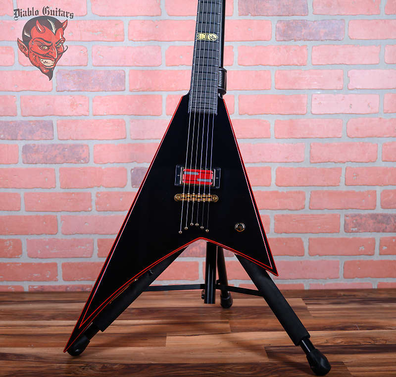 
                      
                        Jackson USA Custom Shop RR1 Bomber Master Built by Pasquale Campolattano Black with Red Pinstripes 2021 w/OHSC
                      
                    