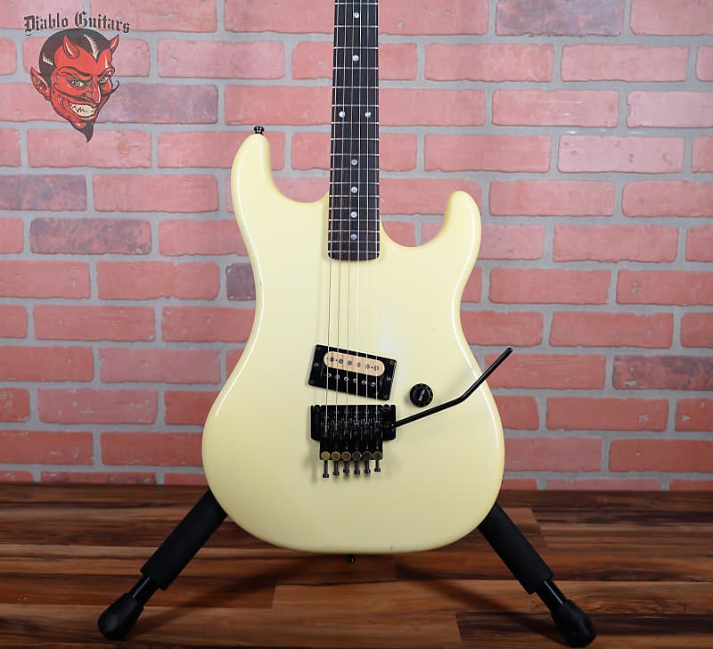 Kramer American Series Barretta Standard White 1986 w/OHSC