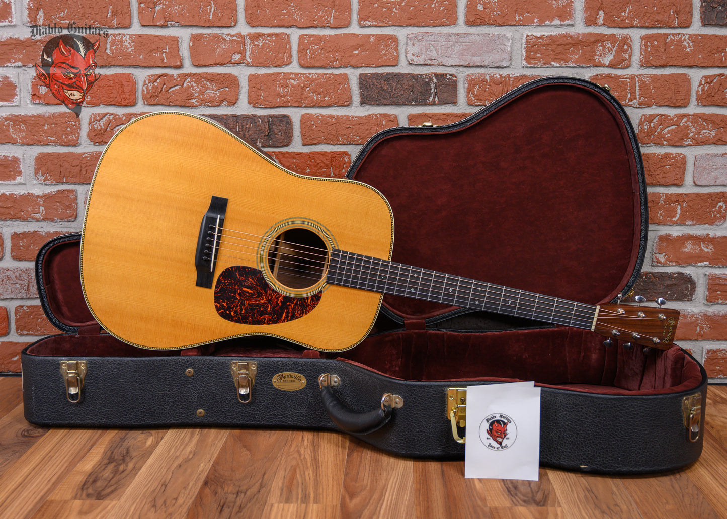 Martin HD-28V Spruce Top Natural Acoustic 2009 w/OHSC