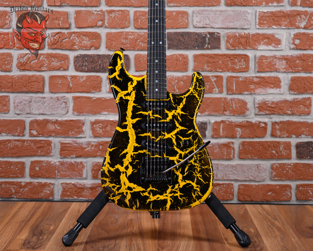Jackson USA Custom Shop San Dimas Black & Yellow Crackle 1986 w/Hardshell Case
