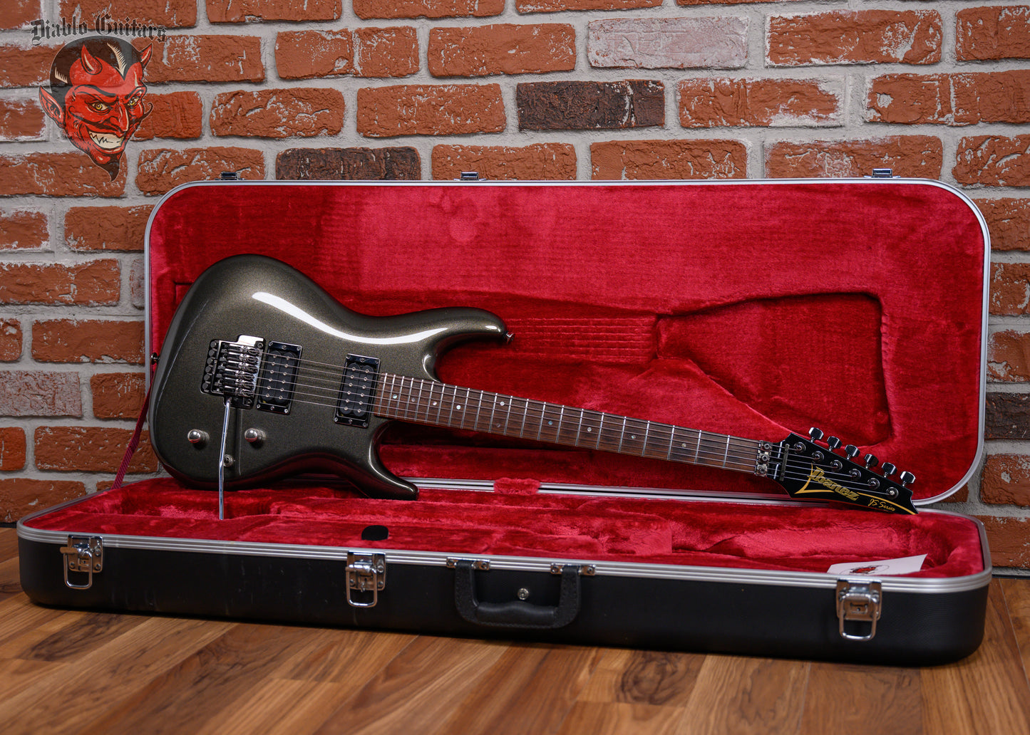 Ibanez JS1000-BP Joe Satriani Signature Black Pearl 2003 w/OHSC