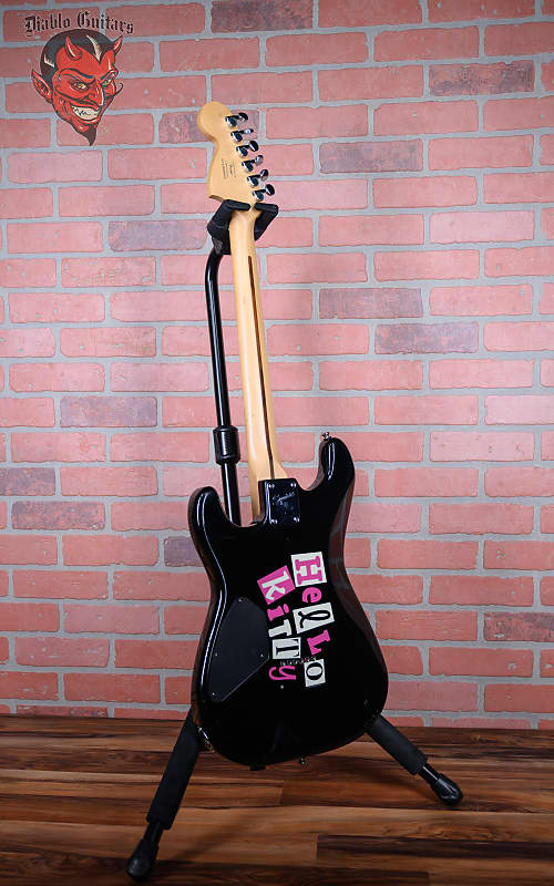 
                      
                        Squire Hello Kitty Stratocaster Black 2006 w/Gigbag
                      
                    