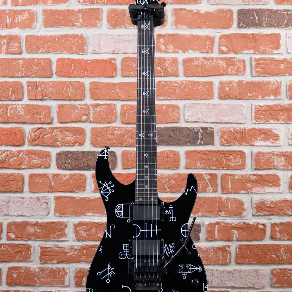 
                      
                        ESP LTD KH Demonology Kirk Hammett Signature Black with Graphic 2022 w/OHSC
                      
                    