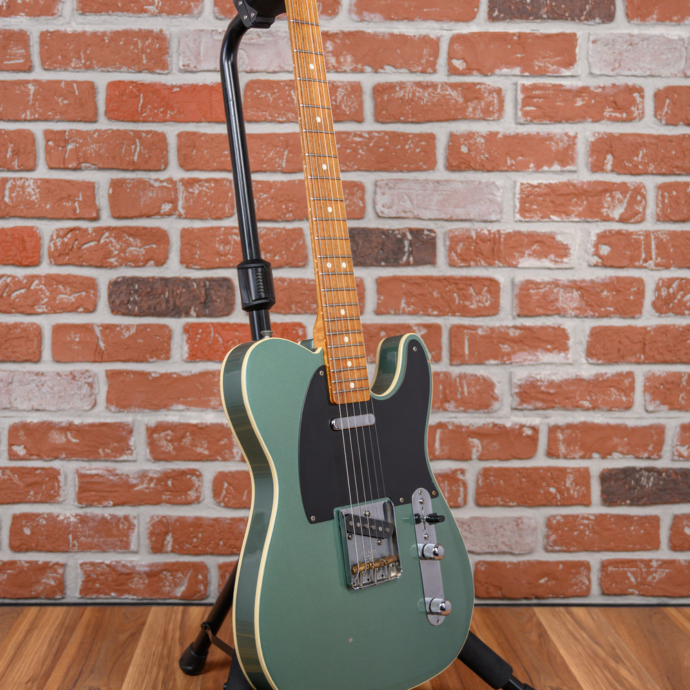 
                      
                        Fender USA Custom Shop Limited Edition Custom Esquire #13 of 100 (Tele Conversion) Firemist Silver 1992 w/OHSC
                      
                    