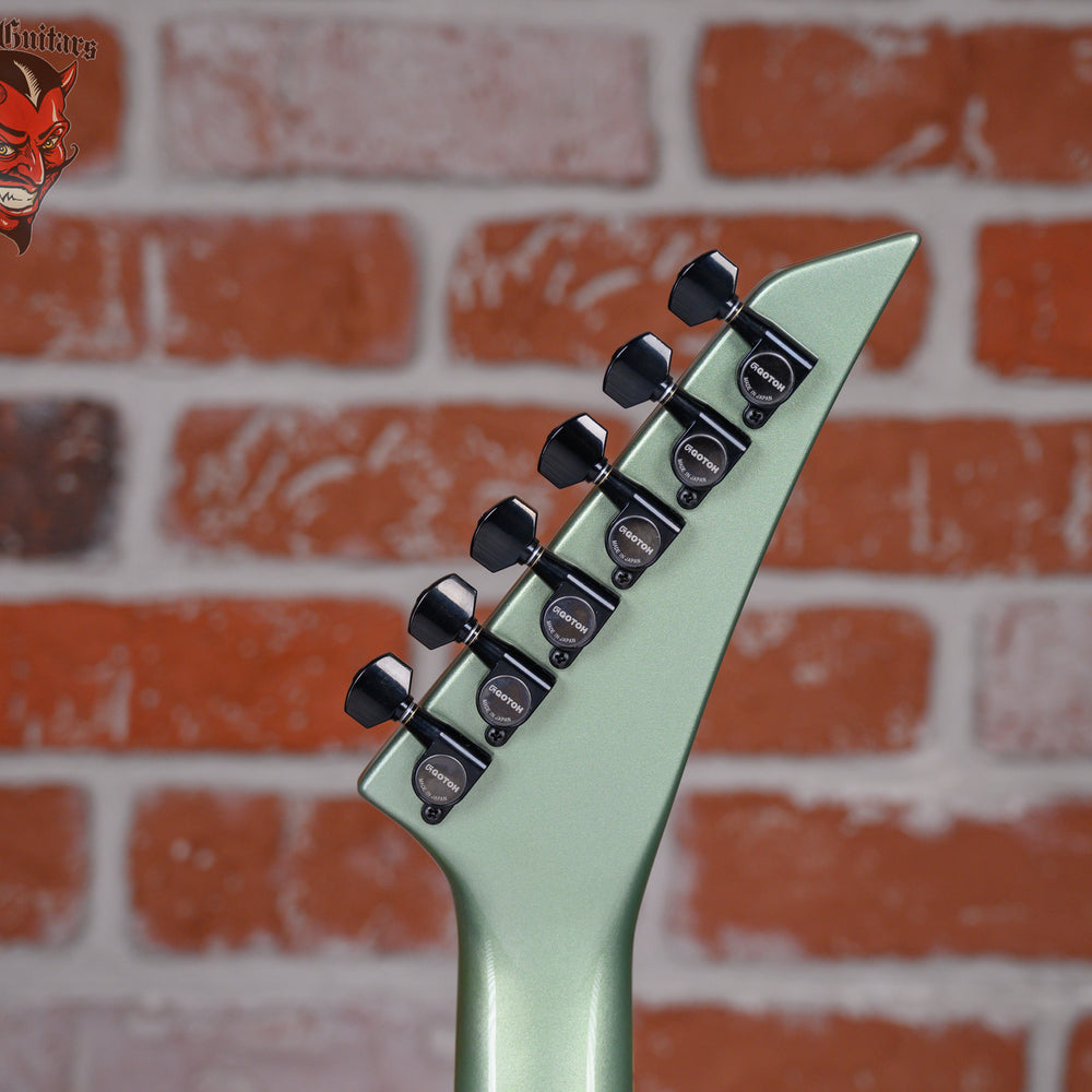 
                      
                        Jackson USA Custom Shop KE-1H Kelly Sage Green Metallic 2025 w/OHSC
                      
                    