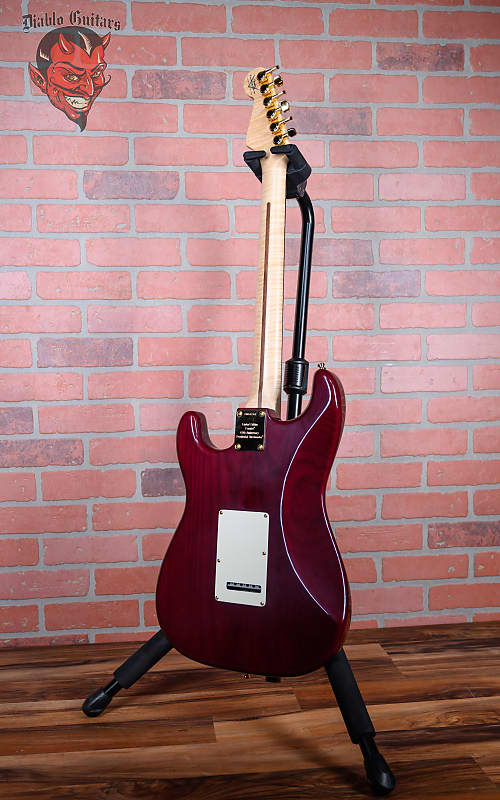 
                      
                        Fender Custom Shop 60th Anniversary Presidential Stratocaster AAA Flame Maple Top Wine Red Stain 2006 w/OHSC
                      
                    