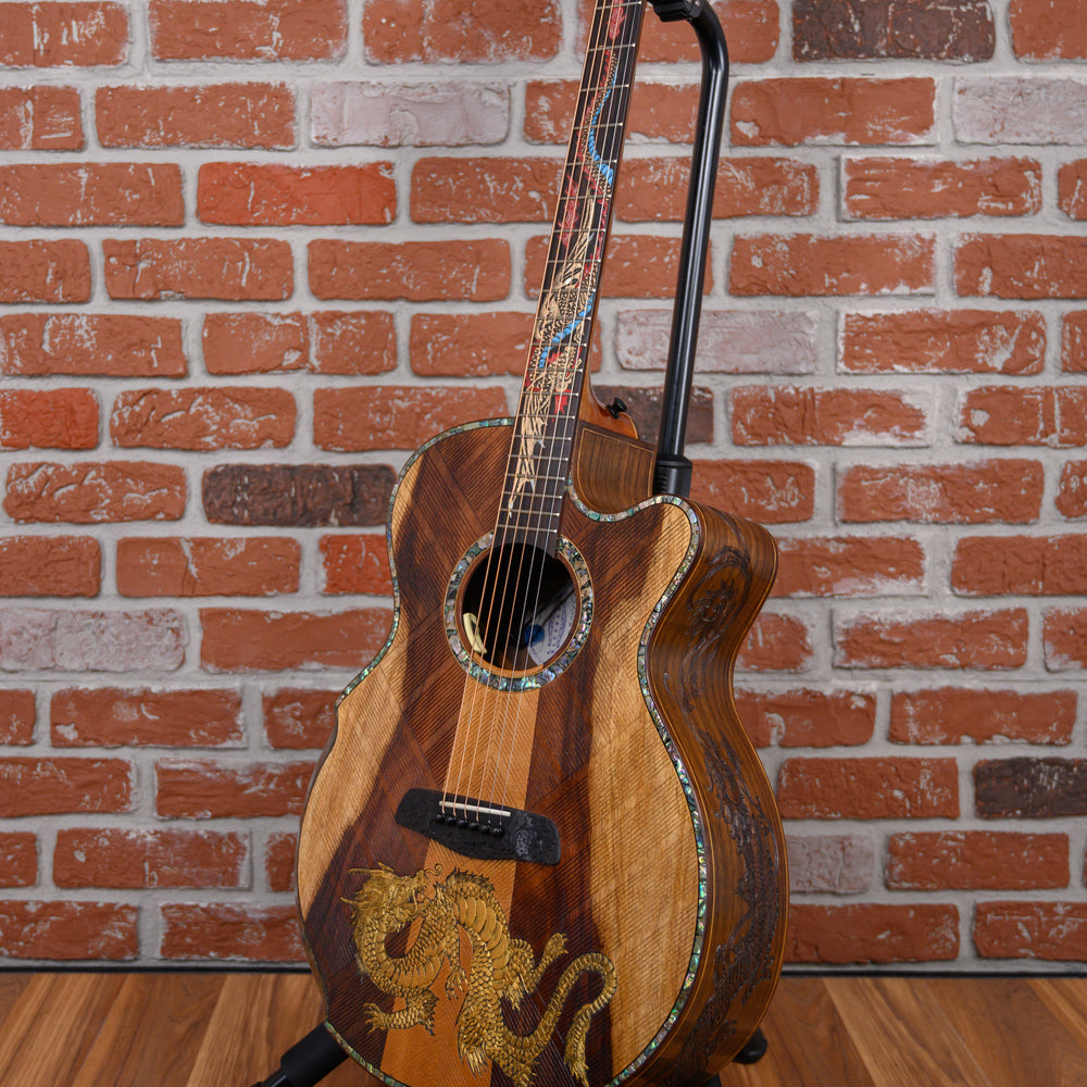 
                      
                        Blueberry Grand Concert Dragon Motif Acoustic Natural 2023 w/OHSC
                      
                    