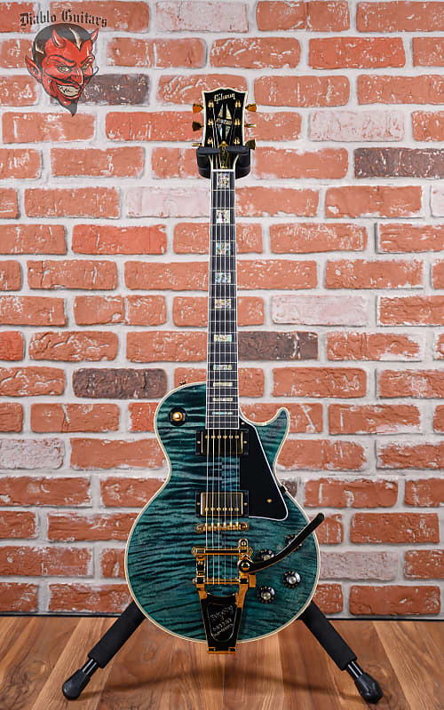 
                      
                        Gibson Custom Shop Made To Measure ‘68 Les Paul Custom Flame Maple Top Nordic Blue 2024 w/OHSC
                      
                    