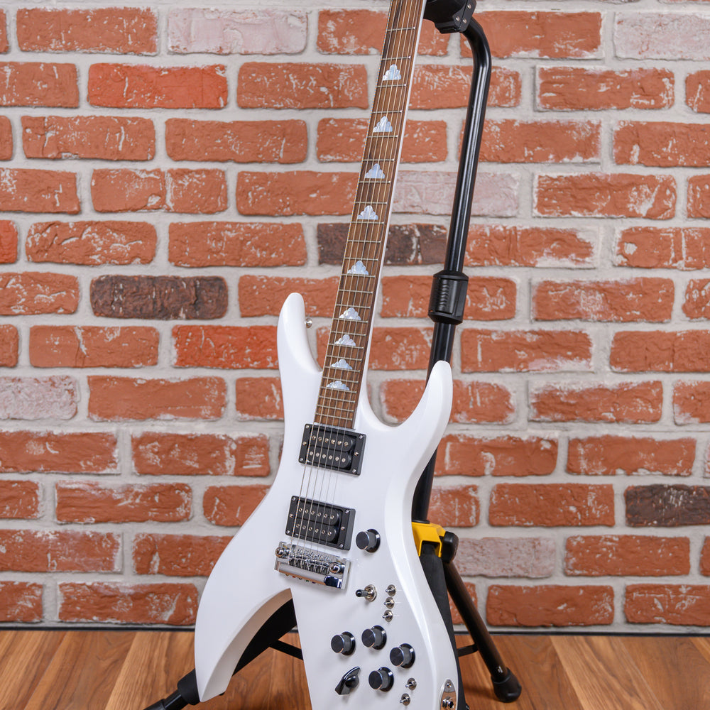 
                      
                        B.C. Rich USA Rich Bich Standard Glitter Rock White Built by Neal Moser in 2023 w/OHSC
                      
                    