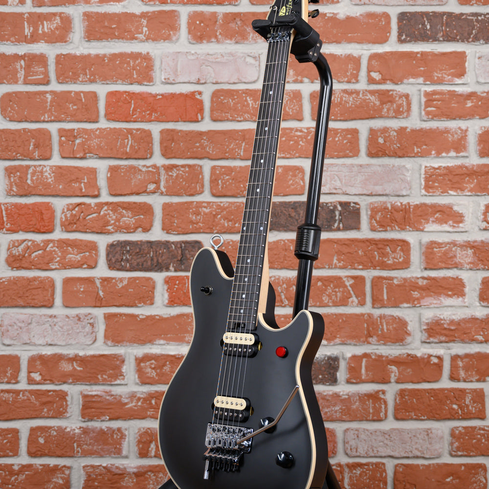 
                      
                        EVH USA Edward Van Halen Signature Stealth 2022 w/OHSC
                      
                    