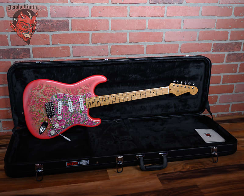 Fender MIJ Classic Series Stratocaster Pink Paisley 2003 w/Hardshell Case