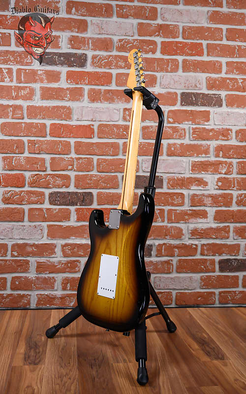 
                      
                        Fender Custom Shop Limited Release 50th Anniversary ‘54 Stratocaster Reissue Master Built By John Cruz 2-Color Sunburst Closet Classic 2004 w/OHSC
                      
                    