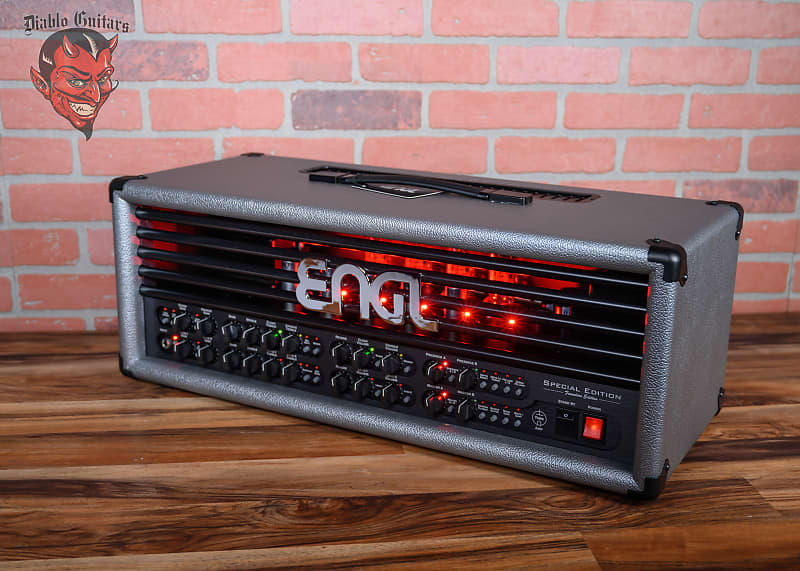 
                      
                        Engl Custom Shop Special Edition Founders Edition E670FE 5-Channel 100-watt all Tube Head with 6L6 Tubes Silver Bronco
                      
                    