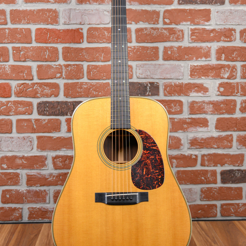 
                      
                        Martin HD-28V Spruce Top Natural Acoustic 2009 w/OHSC
                      
                    