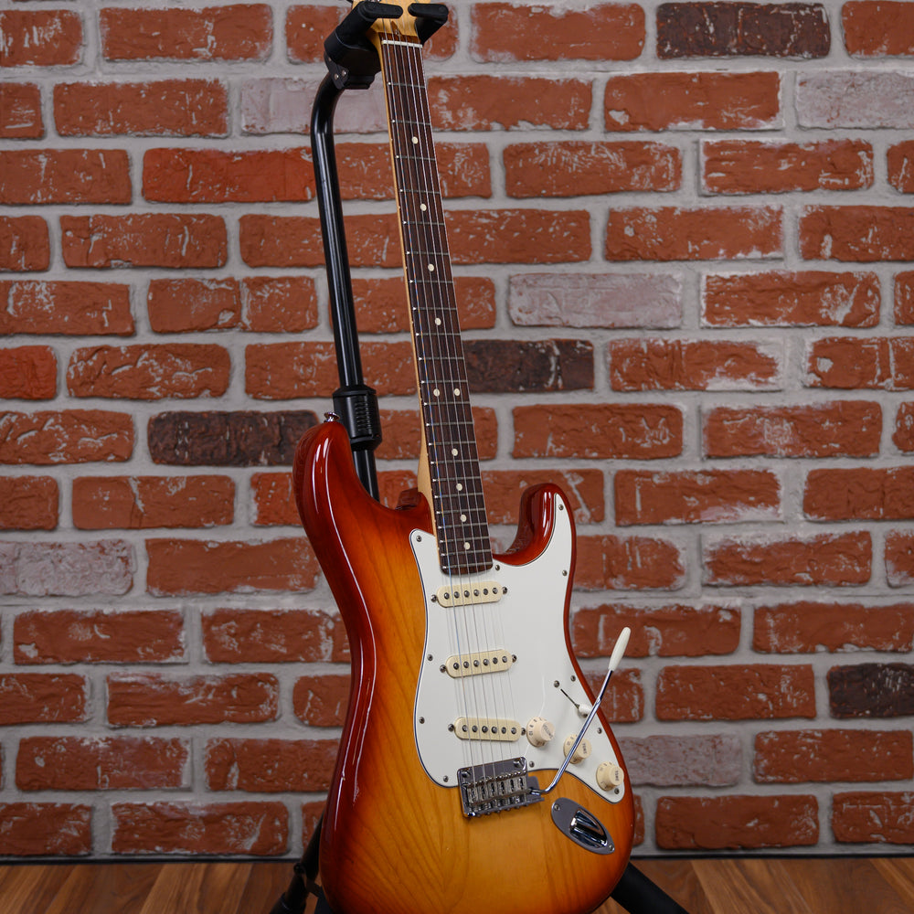 
                      
                        Fender American Standard Stratocaster Sienna Sunburst 2016 w/OHSC
                      
                    