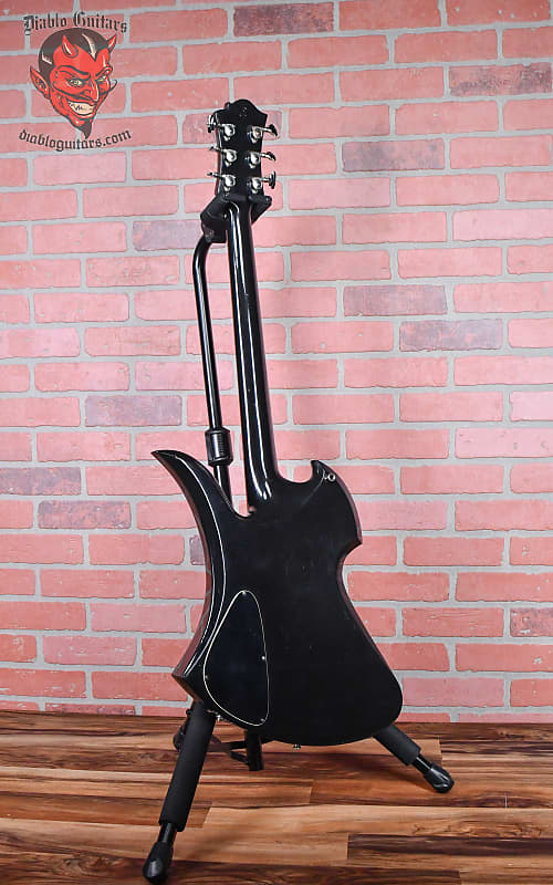 
                      
                        B.C. Rich USA Mockingbird Black 1983 w/Hardshell Case
                      
                    