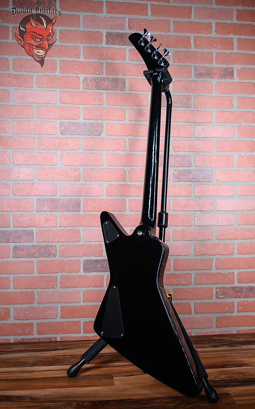 
                      
                        Hamer Import Standard Bass Black 2001 w/Hardshell Case
                      
                    