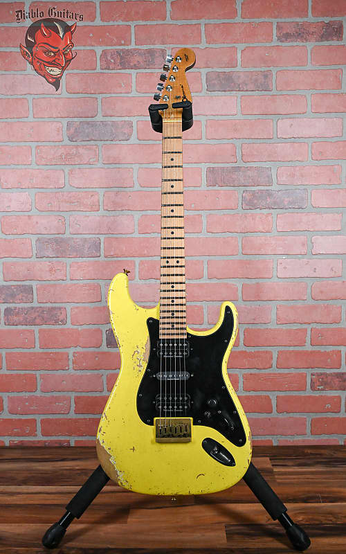 
                      
                        Charvel USA Custom Shop San Dimas HSH CT Relic Aged Nitro Graffiti Yellow Relic 2024 w/OHSC
                      
                    