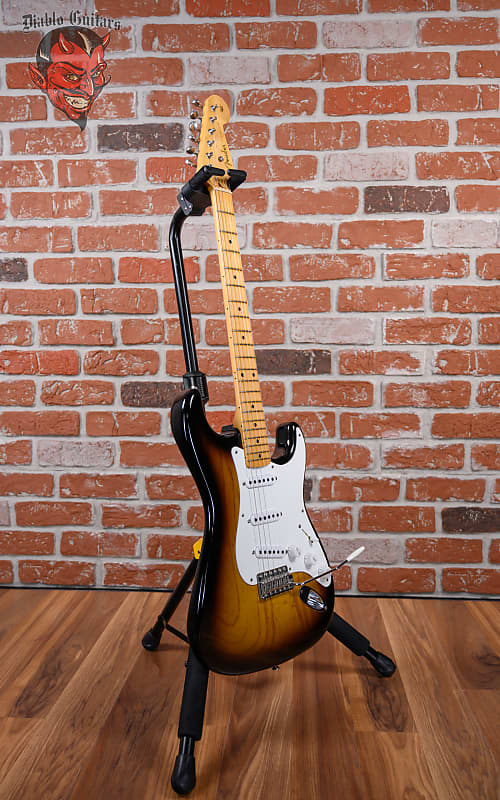 
                      
                        Fender Custom Shop Limited Release 50th Anniversary ‘54 Stratocaster Reissue Master Built By John Cruz 2-Color Sunburst Closet Classic 2004 w/OHSC
                      
                    