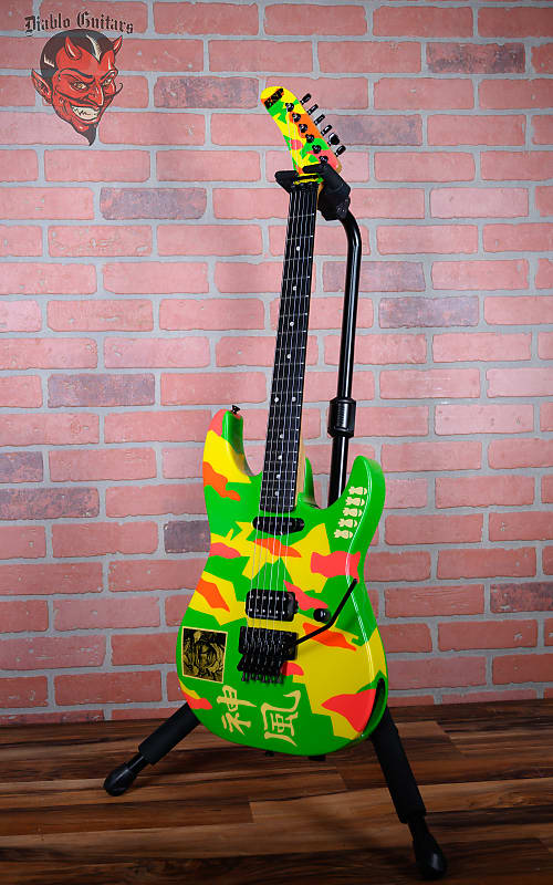 
                      
                        ESP Kamikaze IV George Lynch Signature Neon Green with Kamikaze Graphic 1989 w/Hardshell Case
                      
                    