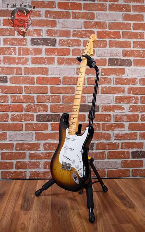 
                      
                        Fender Custom Shop Limited Release 50th Anniversary ‘54 Stratocaster Reissue Master Built By John Cruz 2-Color Sunburst Closet Classic 2004 w/OHSC
                      
                    
