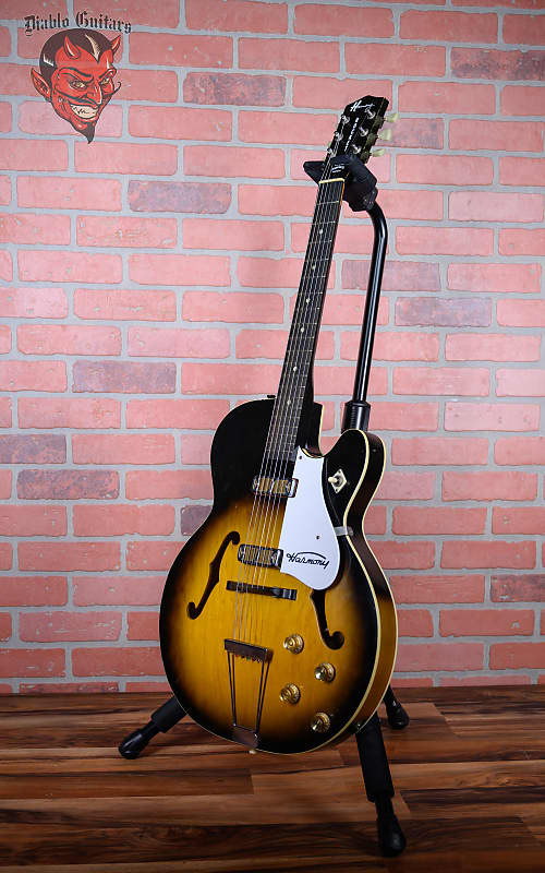 
                      
                        Harmony H-64 Rocket Sunburst 1960 w/Original Case
                      
                    