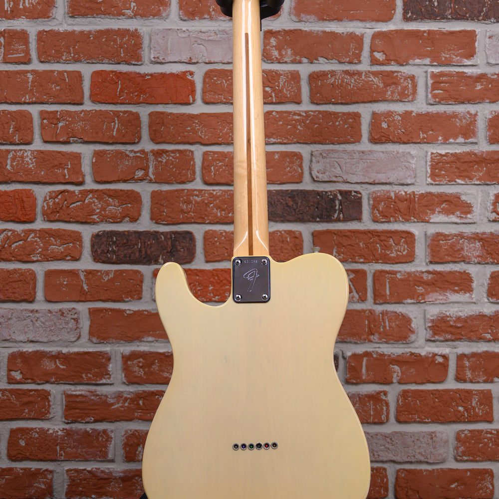 
                      
                        Fender Telecaster Blonde 1976 w/Hard Shell Case
                      
                    