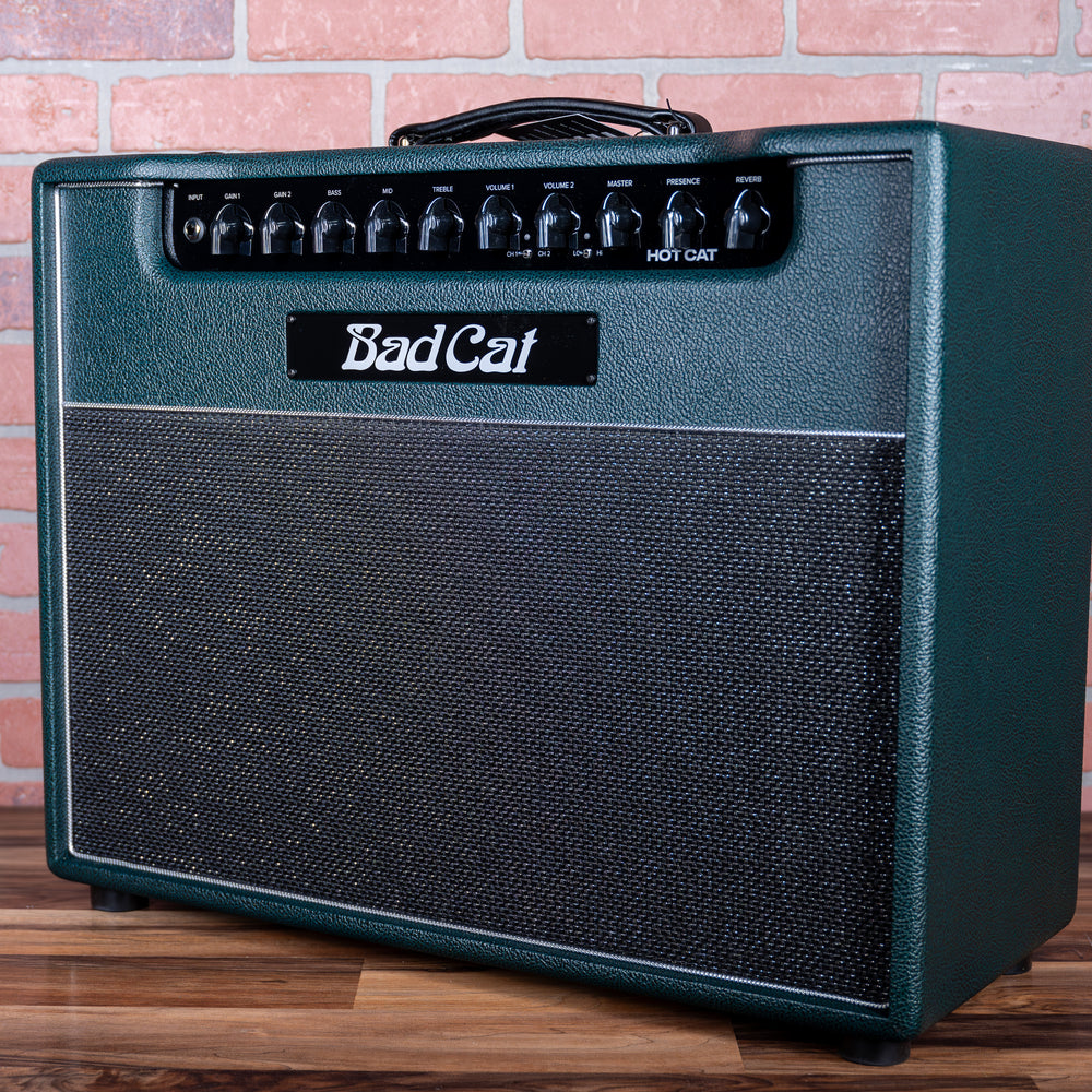 
                      
                        Bad Cat Custom Hot Cat Handwired Series 2-Channel 45-Watt 1x12" Combo 2024 - British Racing Green
                      
                    