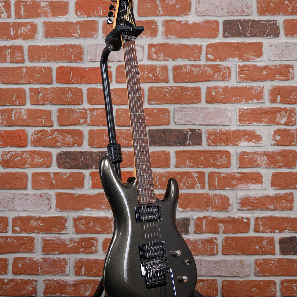 
                      
                        Ibanez JS1000-BP Joe Satriani Signature Black Pearl 2003 w/OHSC
                      
                    