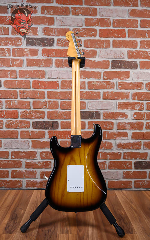 
                      
                        Fender Custom Shop Limited Release 50th Anniversary ‘54 Stratocaster Reissue Master Built By John Cruz 2-Color Sunburst Closet Classic 2004 w/OHSC
                      
                    