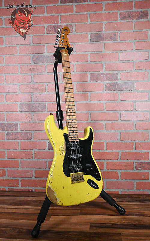 
                      
                        Charvel USA Custom Shop San Dimas HSH CT Relic Aged Nitro Graffiti Yellow Relic 2024 w/OHSC
                      
                    