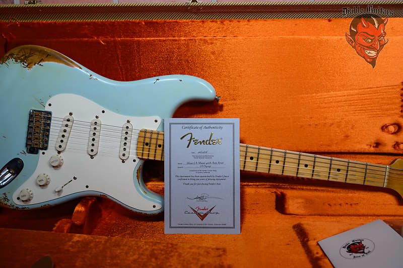 
                      
                        Fender Custom Shop West L.A. 40th Anniversary Stratocaster Aged Sonic Blue Heavy Relic 2008 w/OHSC
                      
                    