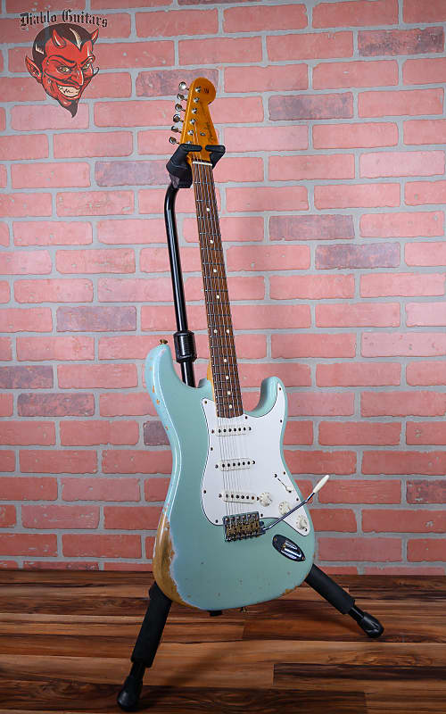 
                      
                        Fender Custom Shop 1960 Stratocaster Relic Faded Sonic Blue 2013 w/OHSC
                      
                    