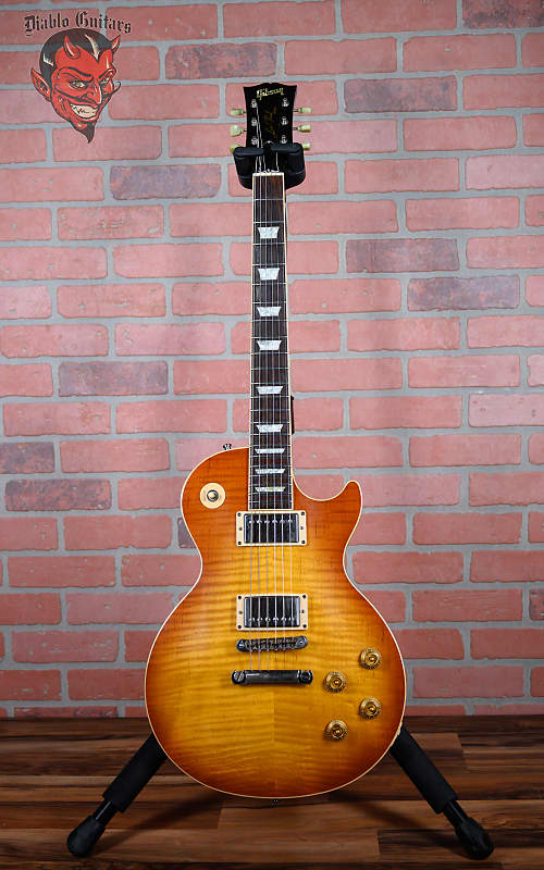 
                      
                        Gibson Les Paul Standard Premium Plus AAA Figured Maple Top Amber Burst 2004 w/OHSC
                      
                    